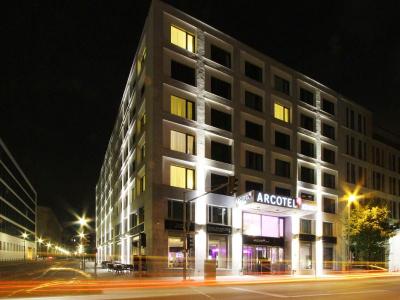 Arcotel John F