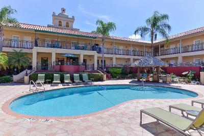 Red Roof PLUS+ & Suites Tampa