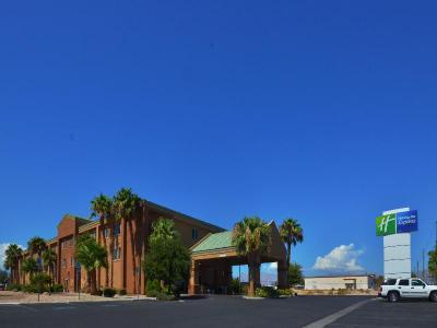 Holiday Inn Express Nellis