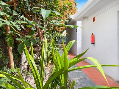 Laguna Apartments
