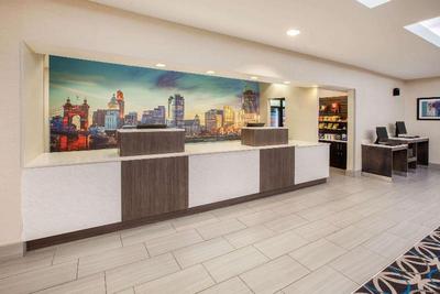 La Quinta Inn & Suites Cincinnati Airport Florence