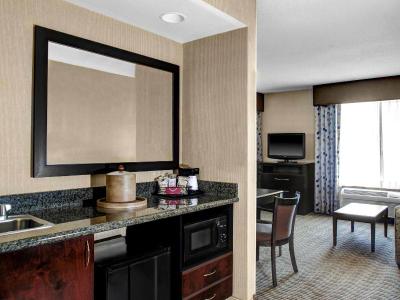 Hampton Inn & Suites Bakersfield/Hwy 58, CA