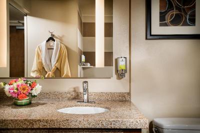 Staypineapple, Hotel Rose, Downtown Portland