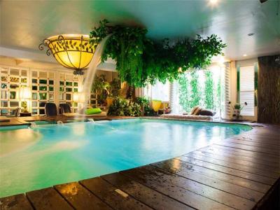 Diamond City Hotel