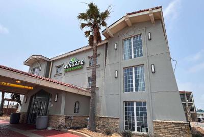 Wingate by Wyndham Galveston Beachfront at Seawall