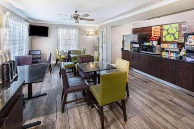 La Quinta Inn by Wyndham Laredo I-35