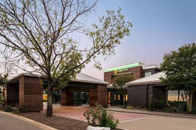 La Quinta Inn & Suites by Wyndham Round Rock North