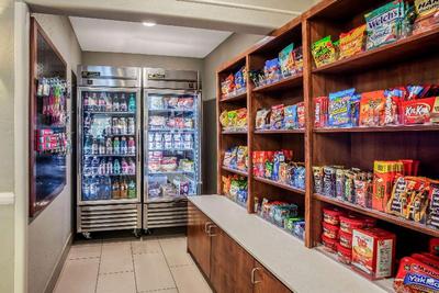 La Quinta Inn & Suites by Wyndham Bakersfield Nort