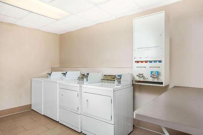 La Quinta Inn & Suites by Wyndham Bakersfield Nort