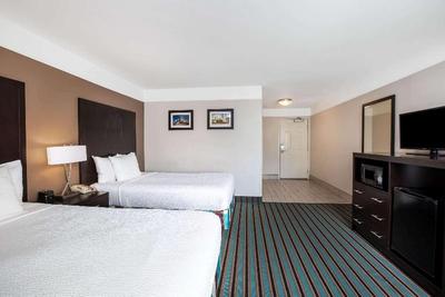 La Quinta Inn & Suites by Wyndham Bakersfield Nort
