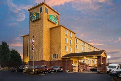 La Quinta Inn And Suites Portland Airport