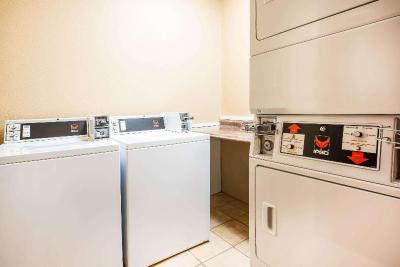 La Quinta Inn And Suites Portland Airport