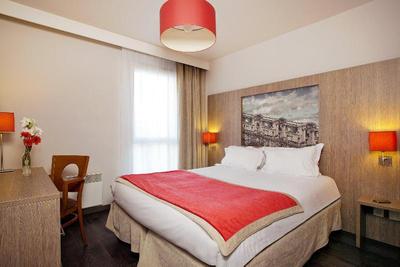 Residhome Paris Guyancourt