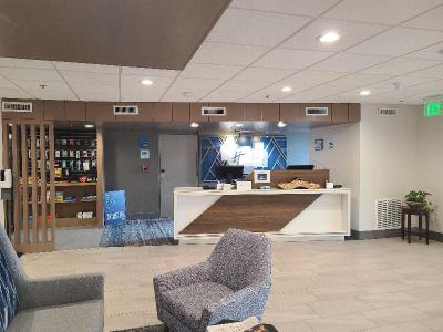 Holiday Inn Express and Suites Hollywood Ft Lauder