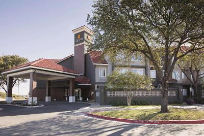 La Quinta Inn & Suites Wyndham Austin Near Domain
