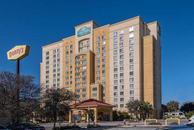 La Quinta Inn & Suites San Antonio Riverwalk