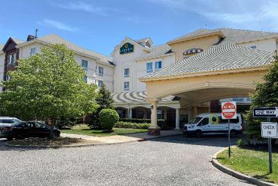 La Quinta Inn & Suites Islip