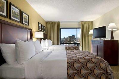 Embassy Suites by Hilton Phoenix Downtown North