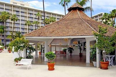 Town And Country Resort Hotel