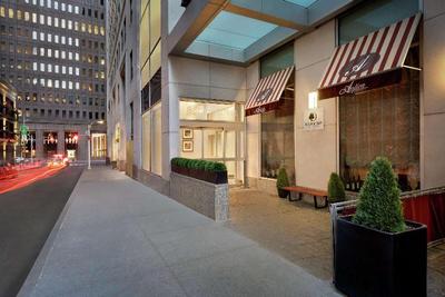 DoubleTree by Hilton New York Downtown