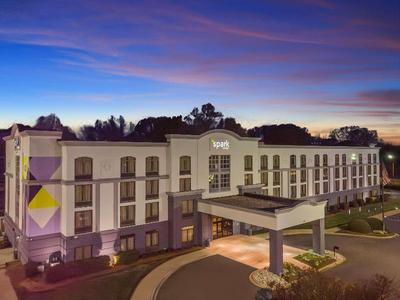 Spark by Hilton Charlotte Tyvola I-77