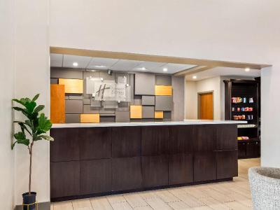 Holiday Inn Express and Suites Jacksonville SE Med