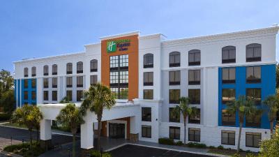 Holiday Inn Express and Suites Jacksonville SE Med
