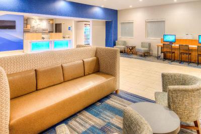 Holiday Inn Express Newberg - Wine Country