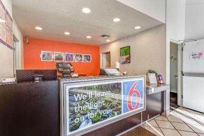 Motel 6 Tigard West