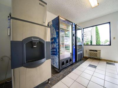 Motel 6 Seatac