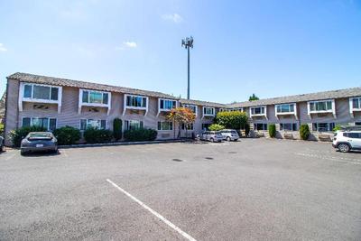 Red Lion Inn & Suites Vancouver
