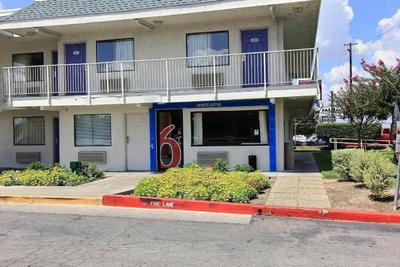 Motel 6-Austin Central North