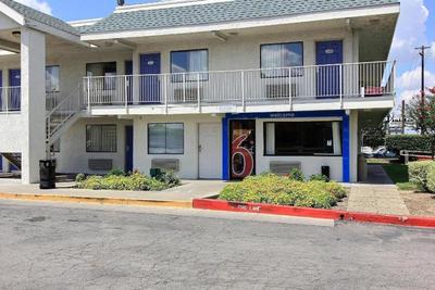 Motel 6-Austin Central North