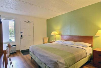 Motel 6 Cleveland - Willoughby