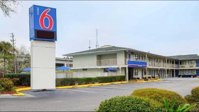 West Ashley Inn