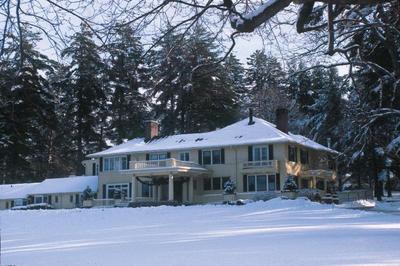 Manor On Golden Pond