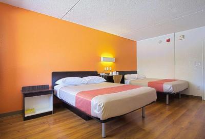 Motel 6 East Brunswick