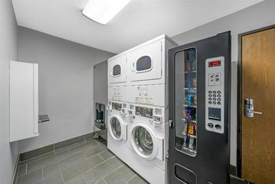 Best Western Antelope Inn & Suites