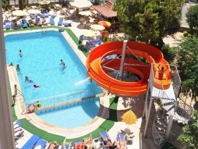 Primera Hotel