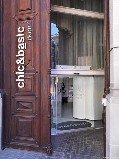 Chic & Basic Born