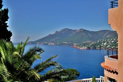 Tiara Yaktsa Cote d'Azur