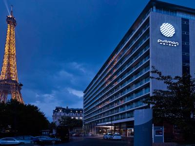 Pullman Paris Eyfel Kulesi