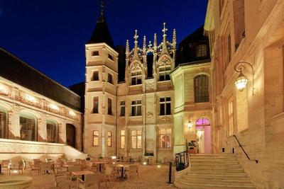 De Bourgtheroulde, Autograph Collection