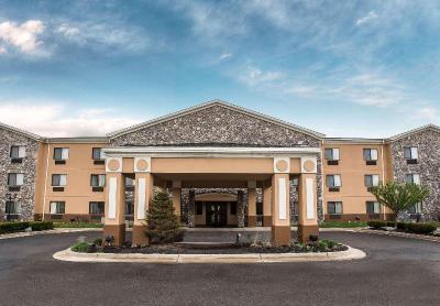 Econo Lodge Inn & Suites Monroe Area