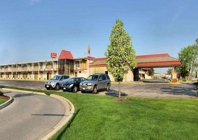 Super 8 by Wyndham Perrysburg