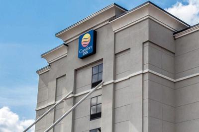 Comfort Inn & Suites Lumberton Central I-95