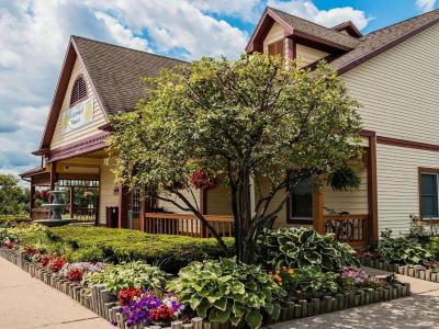 Econo Lodge & Suites Downtown