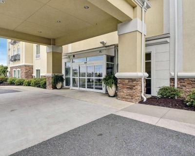 Comfort Suites near Hot Springs Park