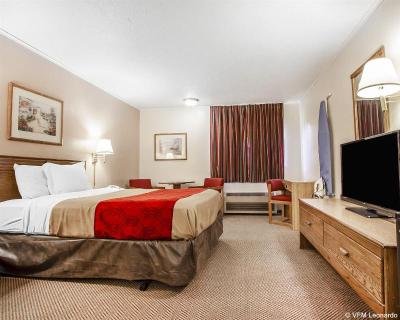 Econo Lodge Inn & Suites Newton