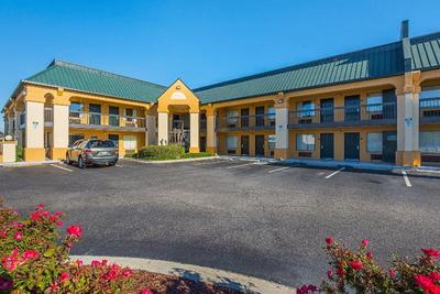 Quality Inn & Suites Civic Center